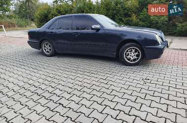 Седан Mercedes-Benz E-Class 2001 в 