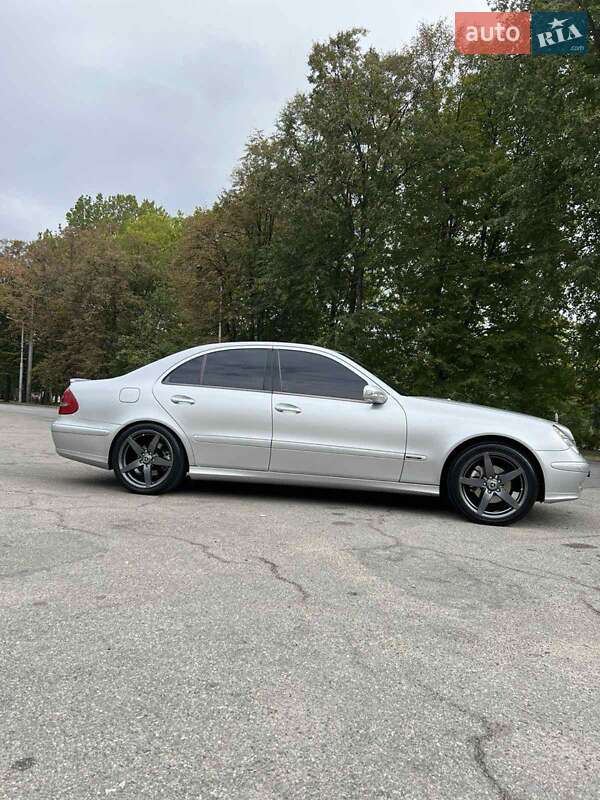 Седан Mercedes-Benz E-Class 2003 в Запорожье