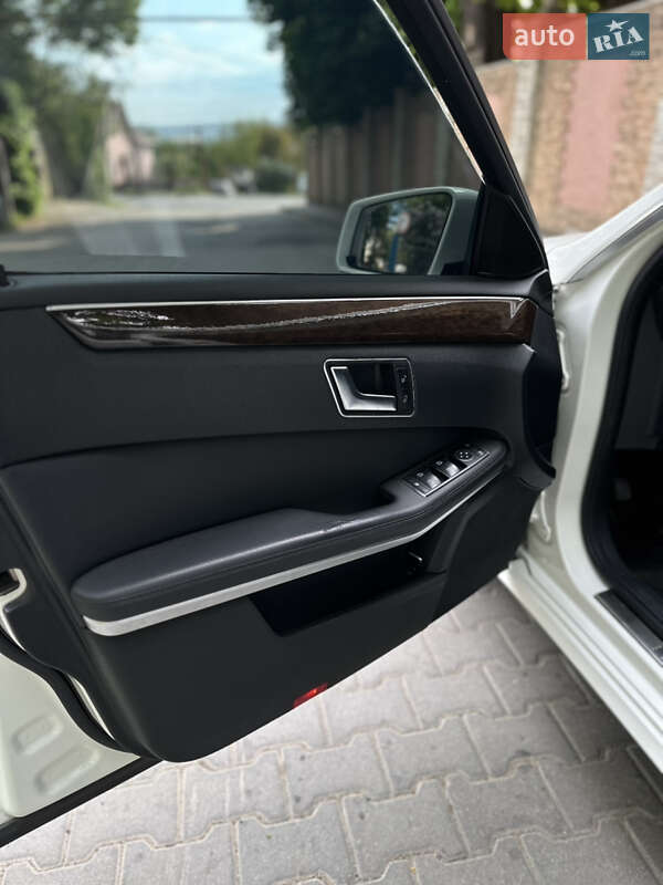 Универсал Mercedes-Benz E-Class 2012 в Черновцах