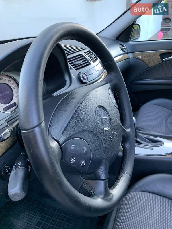 Седан Mercedes-Benz E-Class 2004 в Ивано-Франковске