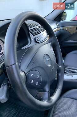 Седан Mercedes-Benz E-Class 2004 в 