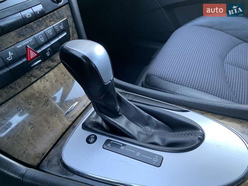 Седан Mercedes-Benz E-Class 2004 в Ивано-Франковске