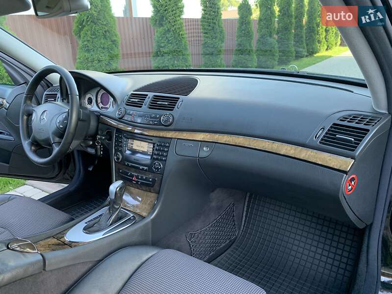 Седан Mercedes-Benz E-Class 2004 в Ивано-Франковске
