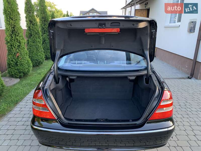 Седан Mercedes-Benz E-Class 2004 в Ивано-Франковске