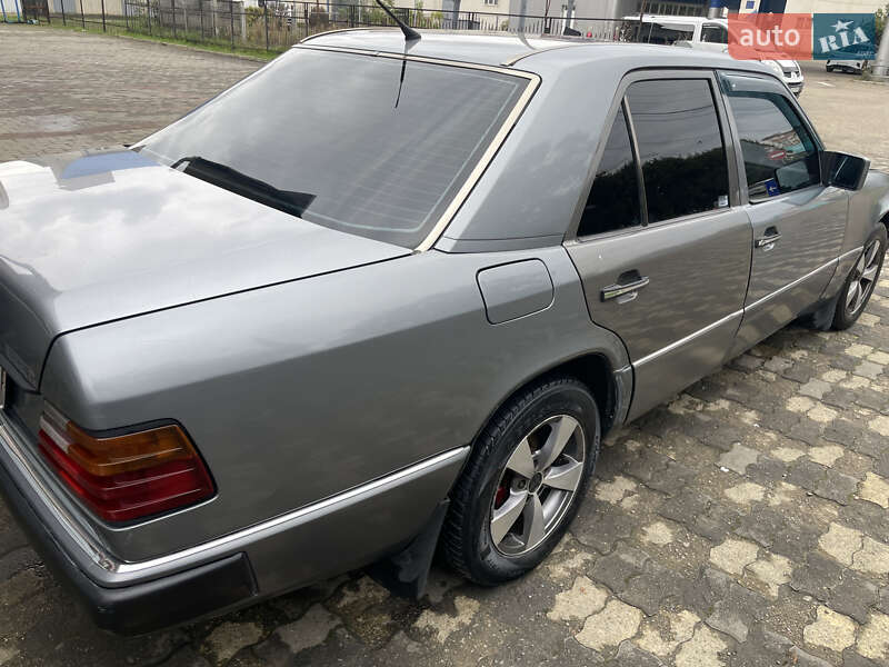 Седан Mercedes-Benz E-Class 1992 в Чернівцях фото 12 Седан Mercedes-Benz E-Class 1992 в Чернівцях