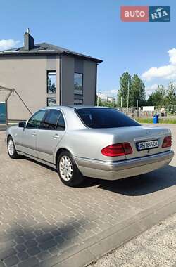 Седан Mercedes-Benz E-Class 1998 в 