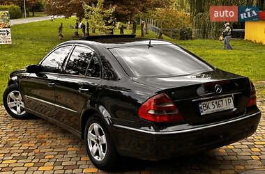Седан Mercedes-Benz E-Class 2002 в 