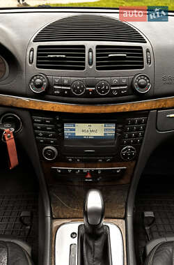 Седан Mercedes-Benz E-Class 2002 в 
