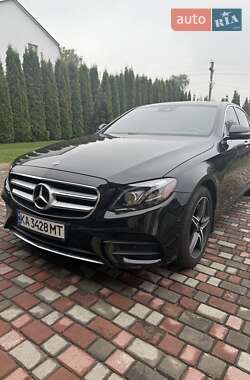 Седан Mercedes-Benz E-Class 2017 в Києві