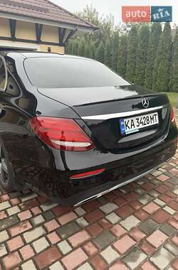 Седан Mercedes-Benz E-Class 2017 в 