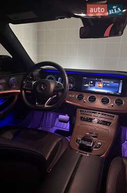 Седан Mercedes-Benz E-Class 2017 в 