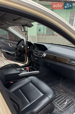 Седан Mercedes-Benz E-Class 2012 в 