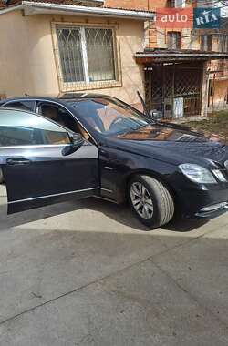 Седан Mercedes-Benz E-Class 2012 в  фото 2 Седан Mercedes-Benz E-Class 2012 в