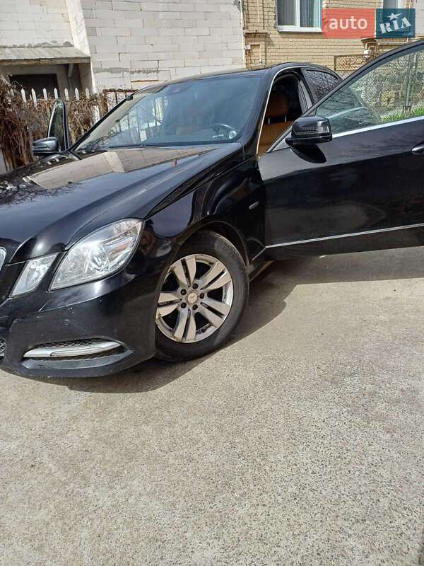 Седан Mercedes-Benz E-Class 2012 в Виннице
