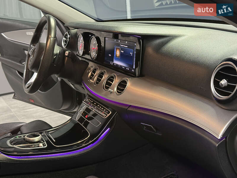 Седан Mercedes-Benz E-Class 2017 в Вараше