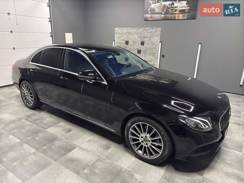 Седан Mercedes-Benz E-Class 2017 в Вараше