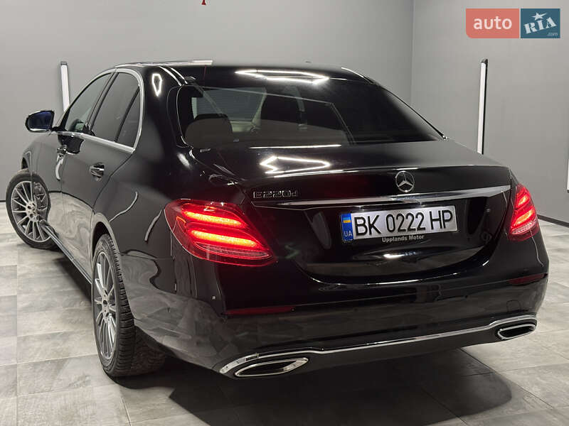 Седан Mercedes-Benz E-Class 2017 в Вараше