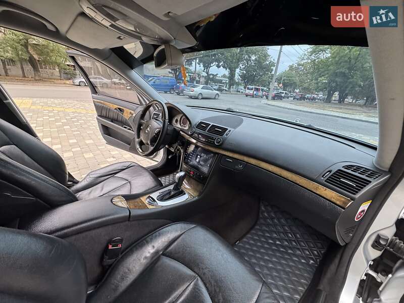 Седан Mercedes-Benz E-Class 2006 в Одессе