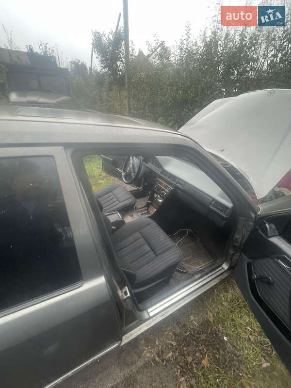 Седан Mercedes-Benz E-Class 1990 в Борисполе