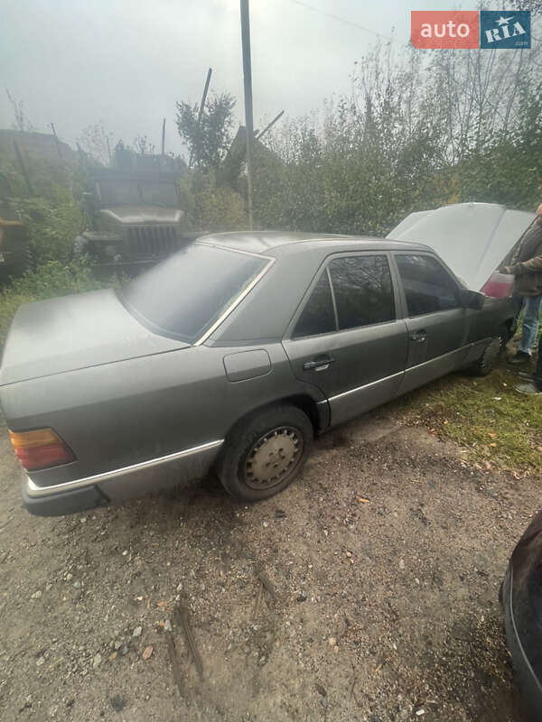Седан Mercedes-Benz E-Class 1990 в Борисполе