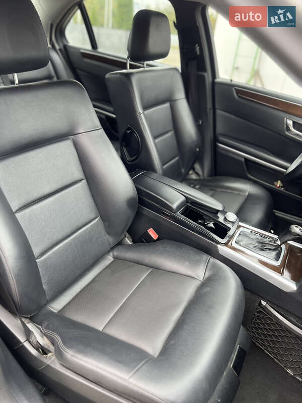 Седан Mercedes-Benz E-Class 2009 в Черновцах