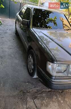 Седан Mercedes-Benz E-Class 1991 в 