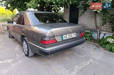 Седан Mercedes-Benz E-Class 1991 в 