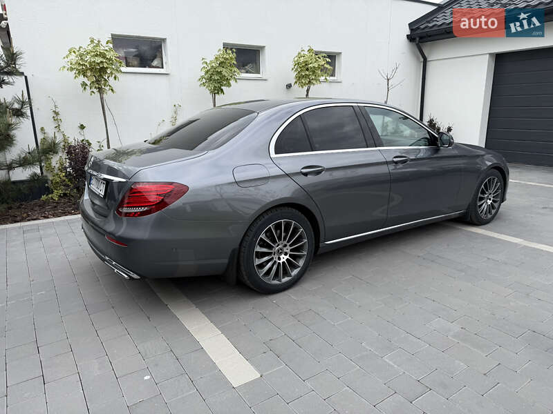 Седан Mercedes-Benz E-Class 2018 в Львові