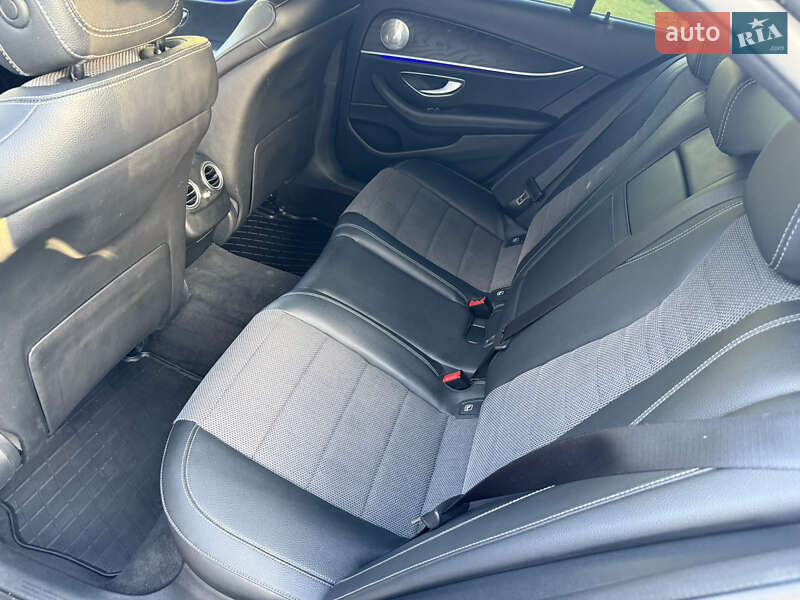 Седан Mercedes-Benz E-Class 2018 в Львові