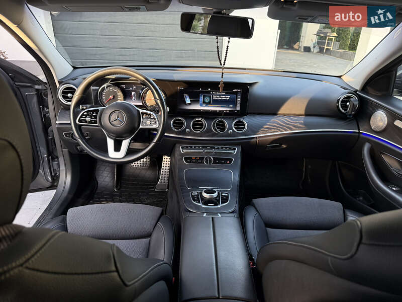 Седан Mercedes-Benz E-Class 2018 в Львові