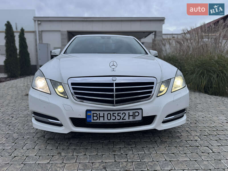 Седан Mercedes-Benz E-Class 2012 в Одессе