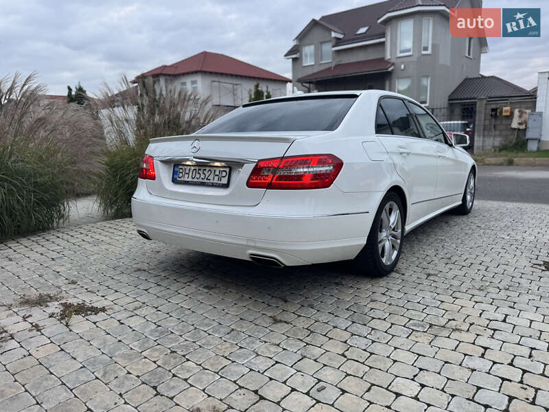 Седан Mercedes-Benz E-Class 2012 в Одессе