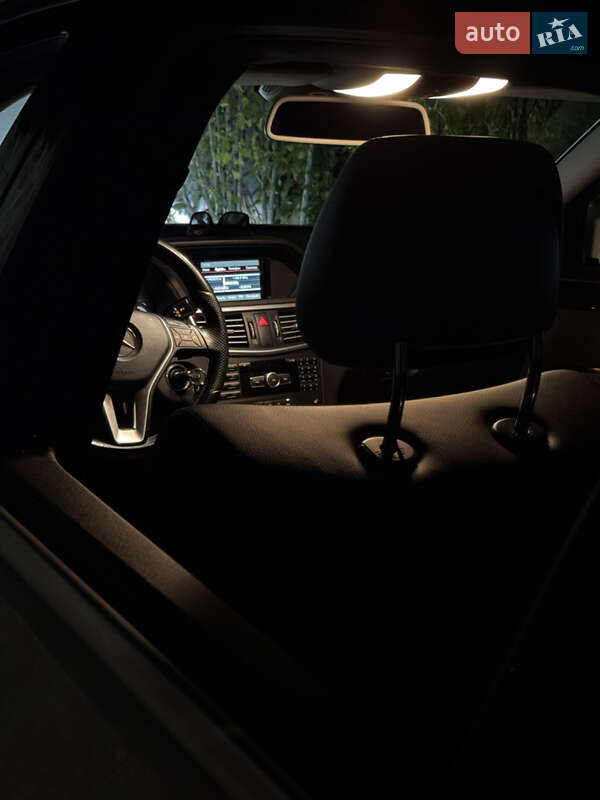 Седан Mercedes-Benz E-Class 2012 в Одессе