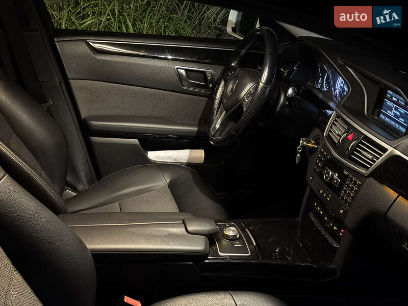 Седан Mercedes-Benz E-Class 2012 в Одессе