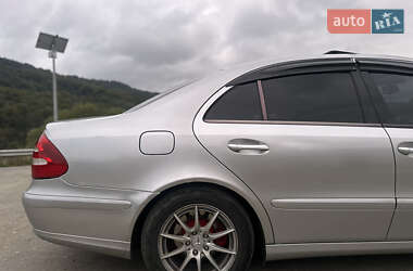 Седан Mercedes-Benz E-Class 2003 в 