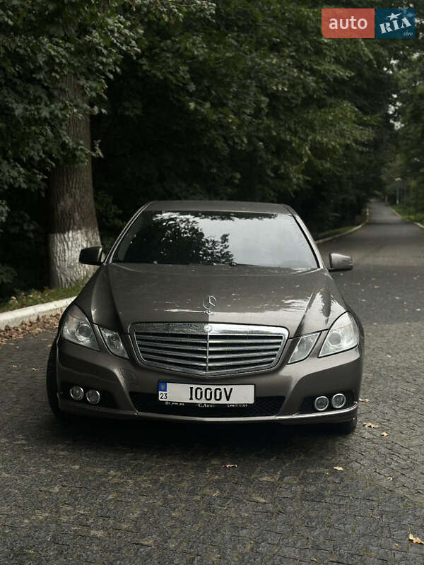 Седан Mercedes-Benz E-Class 2011 в Чернівцях фото 2 Седан Mercedes-Benz E-Class 2011 в Чернівцях