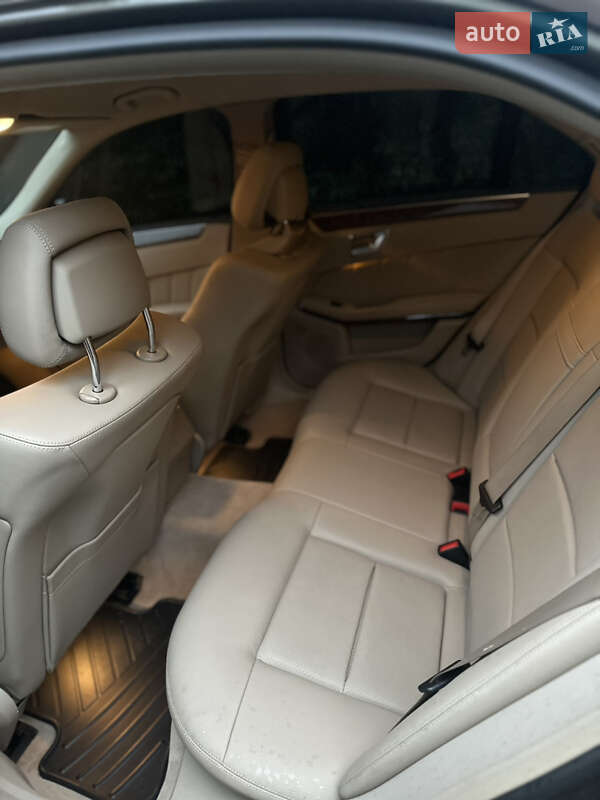 Седан Mercedes-Benz E-Class 2011 в Чернівцях фото 23 Седан Mercedes-Benz E-Class 2011 в Чернівцях