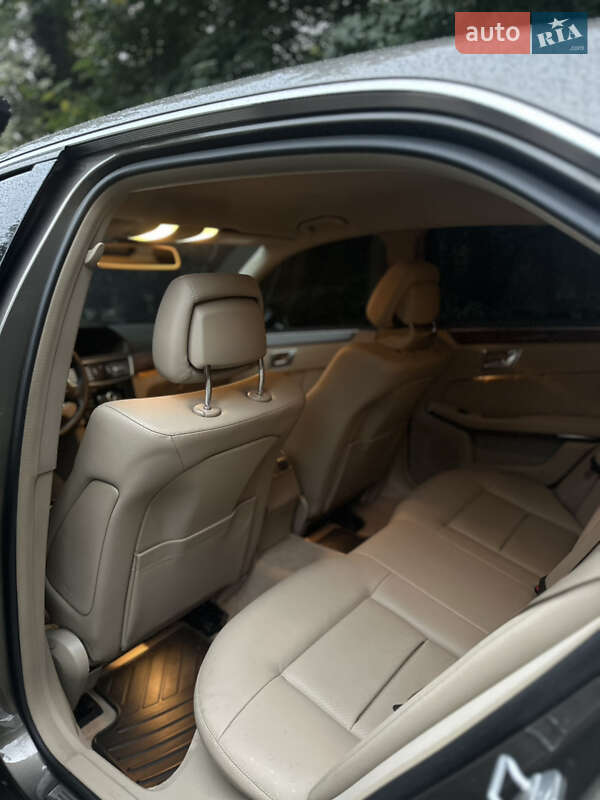 Седан Mercedes-Benz E-Class 2011 в Чернівцях фото 22 Седан Mercedes-Benz E-Class 2011 в Чернівцях