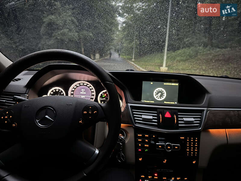 Седан Mercedes-Benz E-Class 2011 в Чернівцях фото 34 Седан Mercedes-Benz E-Class 2011 в Чернівцях
