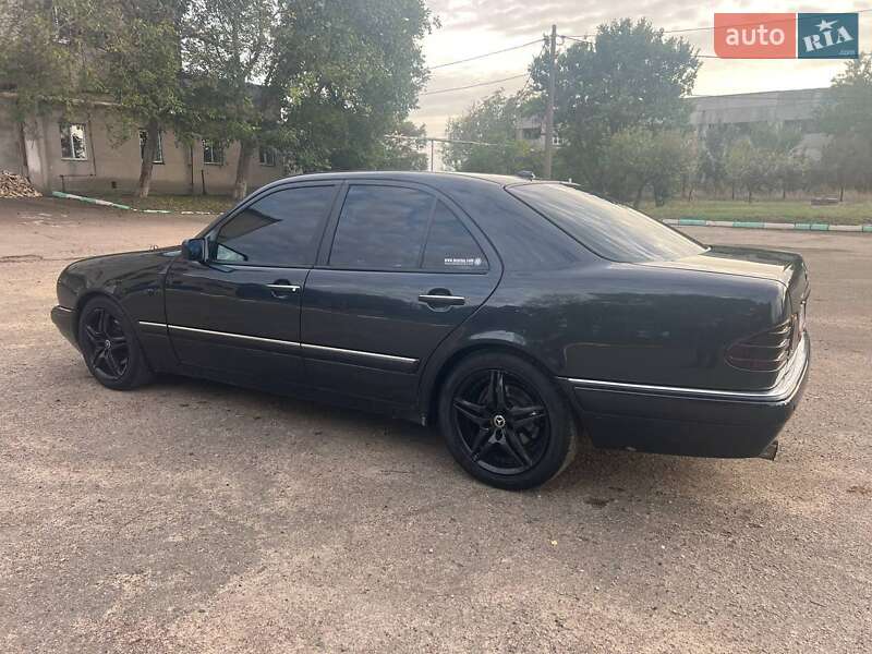 Седан Mercedes-Benz E-Class 1999 в Южном фото 4 Седан Mercedes-Benz E-Class 1999 в Южном