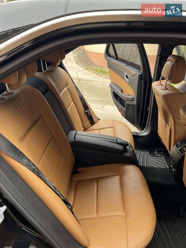 Седан Mercedes-Benz E-Class 2012 в Виннице