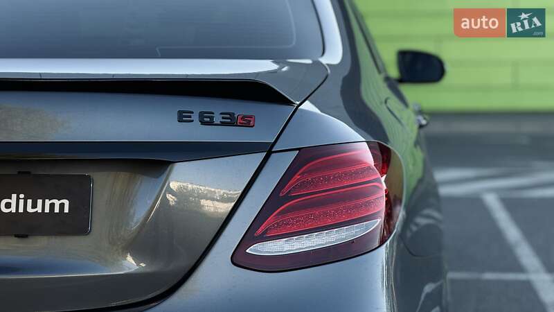 Седан Mercedes-Benz E-Class 2017 в Киеве