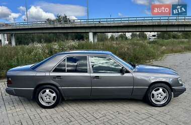 Седан Mercedes-Benz E-Class 1990 в Борисполе
