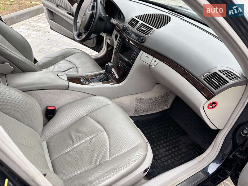 Седан Mercedes-Benz E-Class 2003 в Львові фото 25 Седан Mercedes-Benz E-Class 2003 в Львові