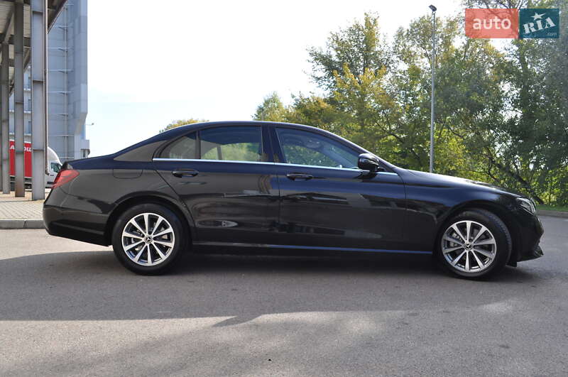 Седан Mercedes-Benz E-Class 2018 в Києві