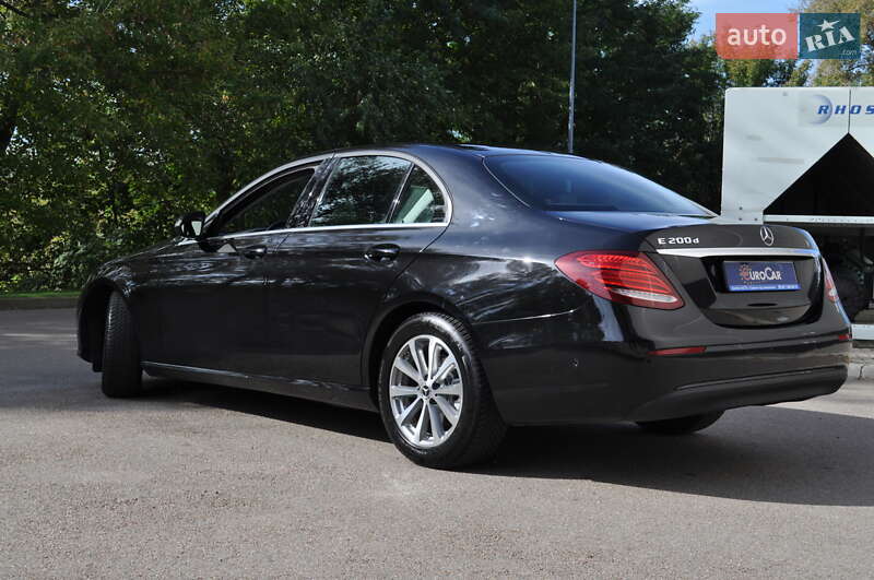 Седан Mercedes-Benz E-Class 2018 в Києві