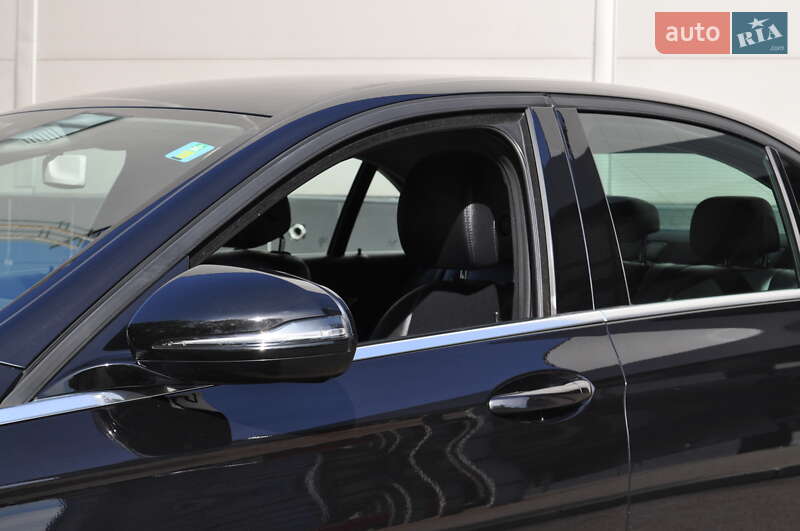 Седан Mercedes-Benz E-Class 2018 в Києві