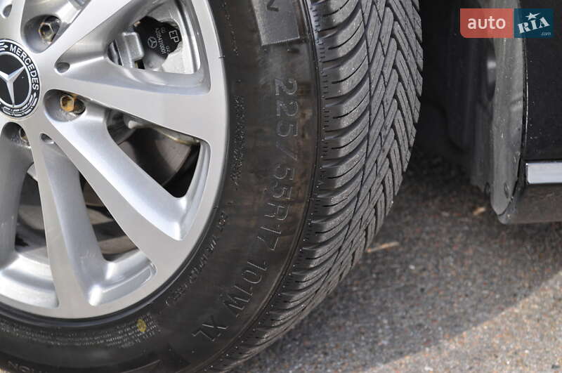 Седан Mercedes-Benz E-Class 2018 в Києві