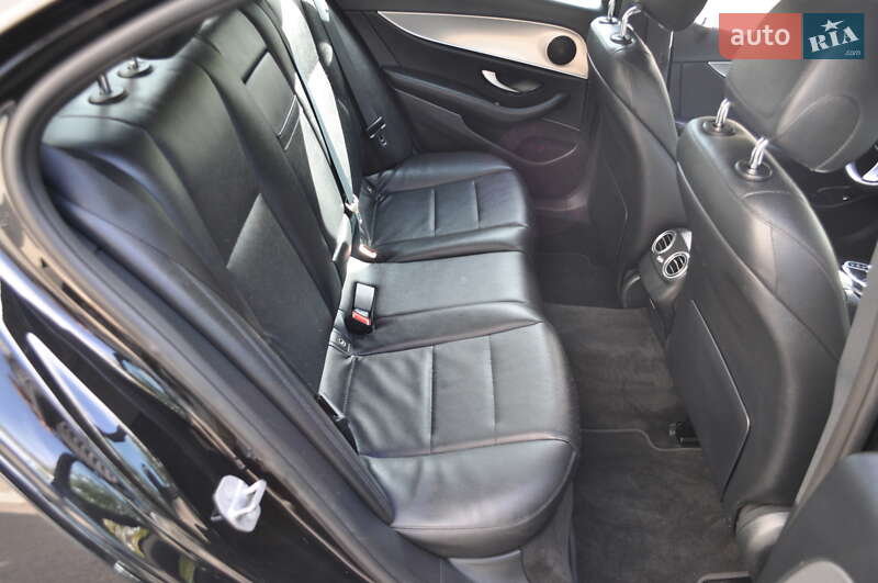 Седан Mercedes-Benz E-Class 2018 в Києві