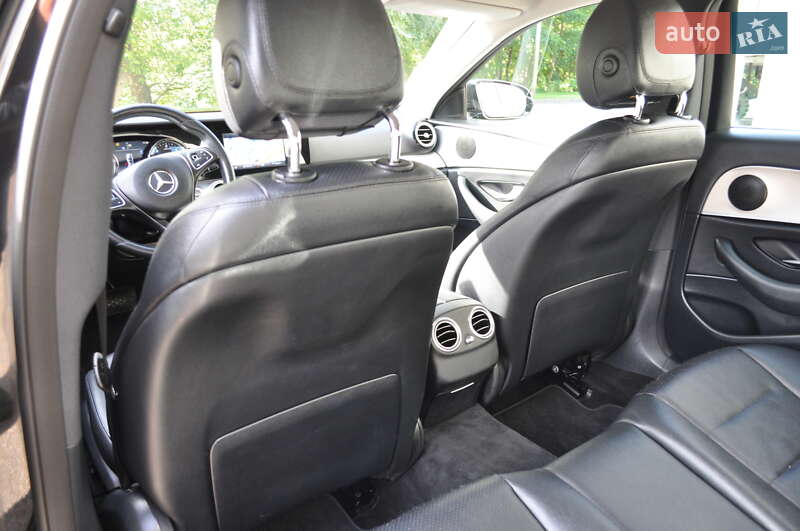 Седан Mercedes-Benz E-Class 2018 в Києві